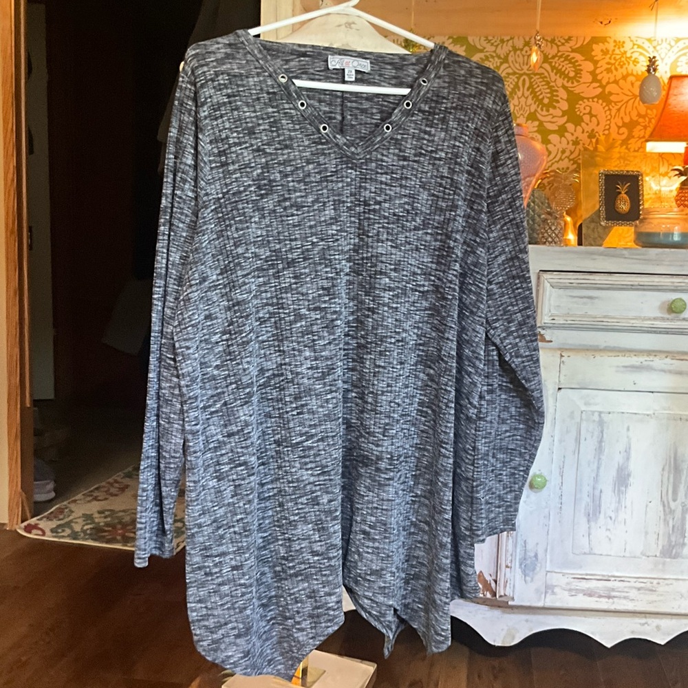 All at once size 2X ladies top